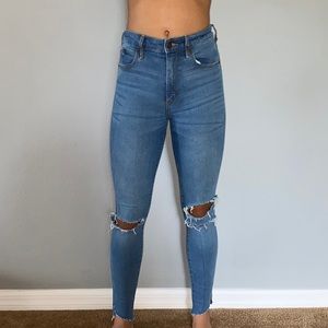 NWOT Abercrombie & Fitch super skinny high rise jeans.